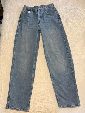 BDG High-Rise Baggy Straight Leg Jeans in Light Blue Wash